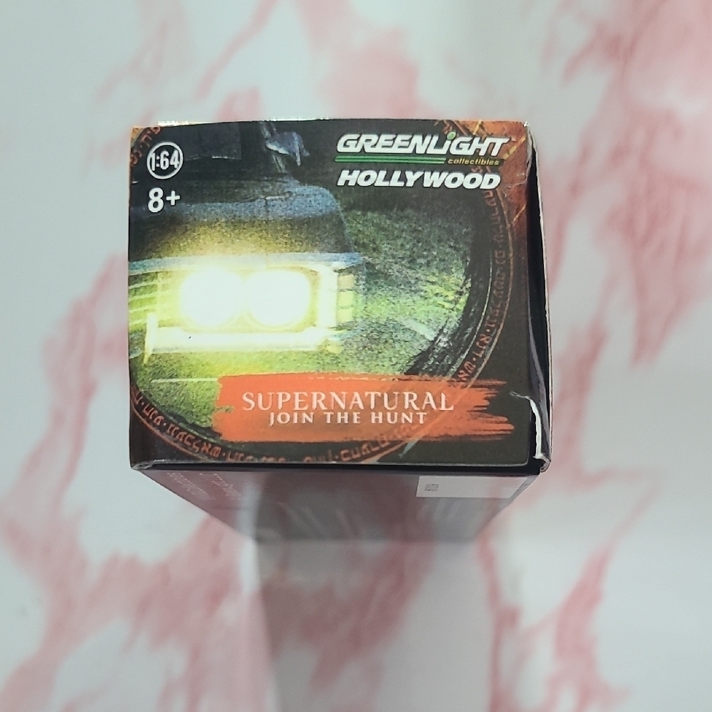 NIB Greenlight 1967 Chevrolet Impala Sport Sedan Die-Cast Model Loot Crate - Picture 6 of 8